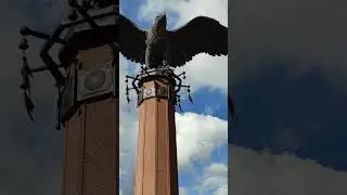 Скульптура бронзового орла в Ольхонском районе Иркутской области