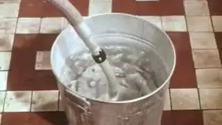 Насадка для стирки к советскому пылесосу.
