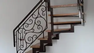 Лестница на косоурах без опорных столбов!
