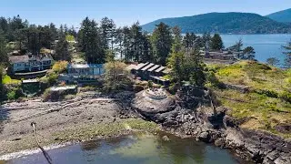 Beachfront Luxury Getaway Home in West Vancouver