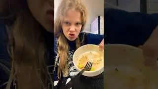 не дают поесть!!😡😡  