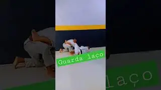 Meu professor de JIU-JITSU fiz esta raspagem partindo da GUARDA LAÇO. 