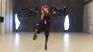 Julianna Kobtseva - делает восьмерку