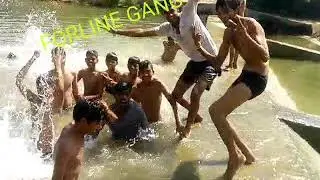 Desi boys enjoy in water park (सिंगापूर)