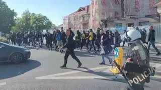Kibice Motora Lublin maszerują na stadion w Kołobrzegu