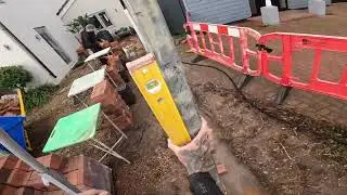 My labourer had a nightmare 🤦🏼 #bricklaying #labourer #bricklayer #construction #building