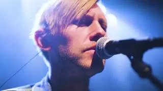 Van William - The Middle (Official Music Video)