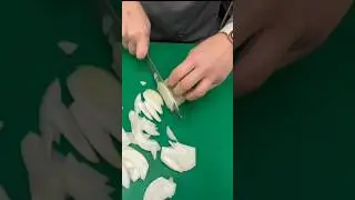How to slice an onion for caramelized onions