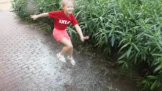 Walking In The Rain - Lomako family 25.05.2020
