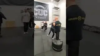 Групповая отработка ударов по манекену,смотреть до конца