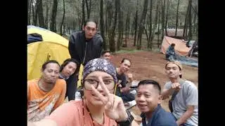 Camp Ride - Pencarian udara sejuk, tahu bulat dan telur gulung (efek dibuat buram dengan sengaja)