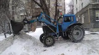 Old soviet loader on MTZ-80 tractor base
