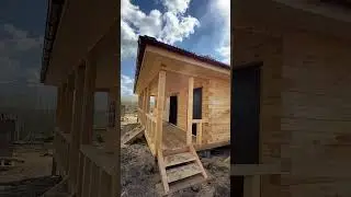 Обзор одноэтажного дома 10х8 м с вальмовой крышей и террасой 10х2