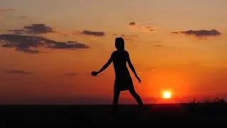 Танок на закаті. Ізюм. Україна