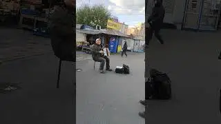 Дедушка играет в Киеве, лайк ему!!!👍