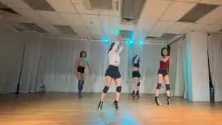 Heels dance class (cover choreo from Tiktok). Song Pour it up by Rihanna.