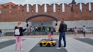 г  ТУЛА , ГАЗОН , у ТУЛЬСКОГО КРЕМЛЯ