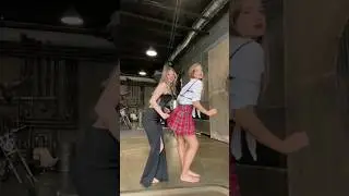 Юбка или брюки?)) 