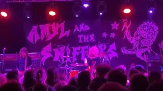 Amyl and the Sniffers - Some Mutts (Can't Be Muzzled) live