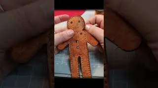 Christmas Leather Ornament #leathercraft #gingerbread