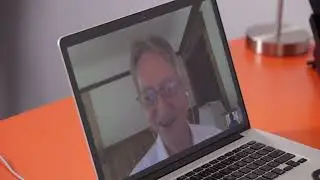 Jeffrey Hinton Tells New AI Learners: "Trust your intuition."