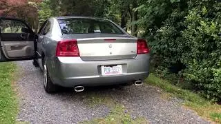 2006 dodge charger hemi with flowmsater 40 series delta flow with Genssi Muffler Tips.