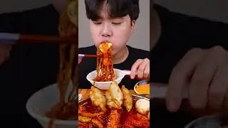 Asmr Spicy Noodles, Fried Eggs & Dumplings Mukbang #shorts
