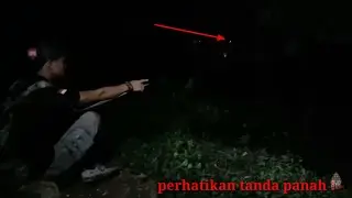 Dapat !!! ..Sosok Hantu Air (Onggo Inggi) dan panggilan misterius, di bantaran Sungai Brantas