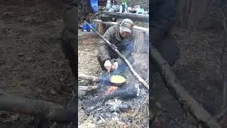 ГРИБЫ С КАРТОШКОЙ НА КОСТРЕ В ТАЙГЕ #тайгахмао
