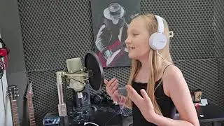 Oliwia Kołbuk -  Dłoń