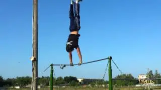 Пара  элементов на гимнастике :)