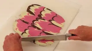 How to make chocolate shards for cake decoration