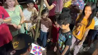 Christmas Wheel of Fortune Para sa Mga Bata dito Sa Victorias Negros