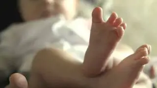 Грудной малыш с мамой! Детская видеосъемка.