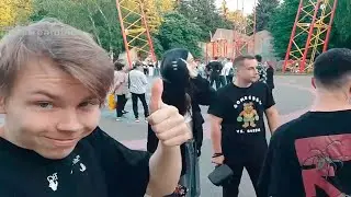 подкатил к девочкам