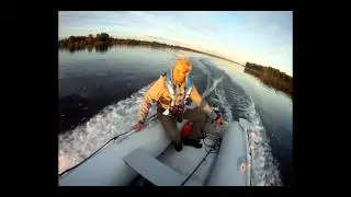 Fotomicke åker Gummibåt och filmar med GoPro Camera