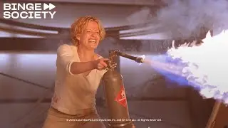 That moment when you set the monster on fire: Hollow Man (HD CLIP)