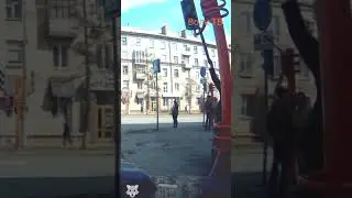 Внимание светофор!!!! Да ну нафиг.................