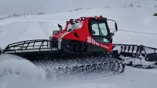 DER PISTENBULLY 800 VERSCHIEBT GRENZEN