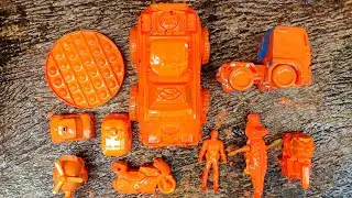 Membersihkan mainan lumpur popit,sapi,buaya,motor balap,spiderman,truck,mobil militer