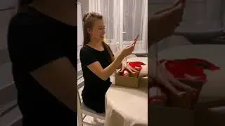 Видео распаковка сюрприз бокса от ЧтоПодарить.kz