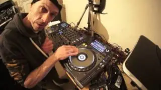 SIMPLE DJ LESSON ON SCRATCHING ON A CDJ  CONTROLLER OR VINYL TURNTABLE