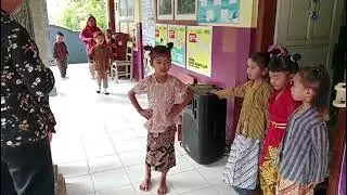 FASHION SHOW ala Bocah lak latihan kemendel mbasan teko wayahe isinan yo eneki dadine
