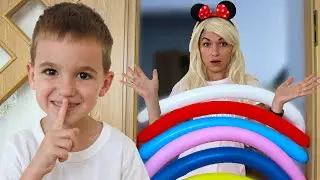 Maxim and Mom Pretend Play Fun Playtime with Color Balloons