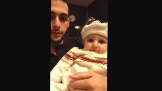 Реакция малышки на битбокс Смотреть до конца