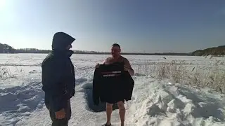 Купался в проруби, и получил приз от 