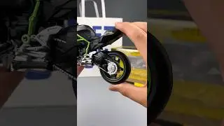 Small scale Kawasaki Ninja H2R motorcycle model 