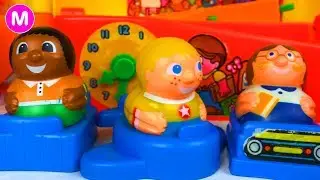 Family Fun Video - Baby Dolls Playing with Balls and School Bus with Many Toys for Kids