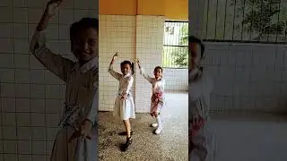 Perfect 🎀 dancing 💃 Queen 👸 #trending #funactivites #viralshort #natkhatkaju #schoollife