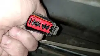 Disassembling the driver's door of a Ford Focus 2